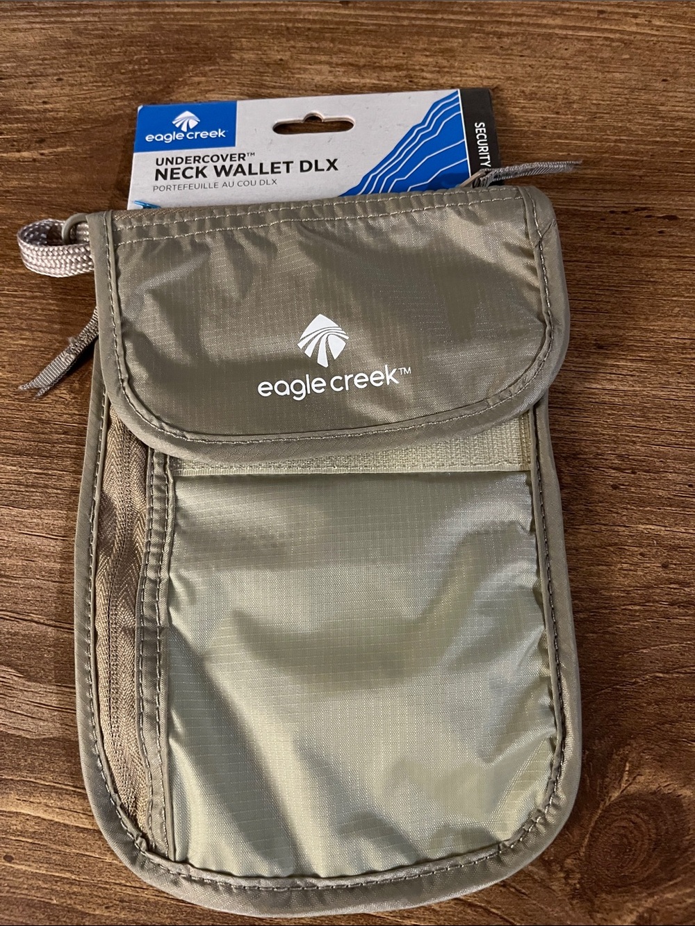 Eagle Creek Undercover Neck Wallet DLX in Olive Green